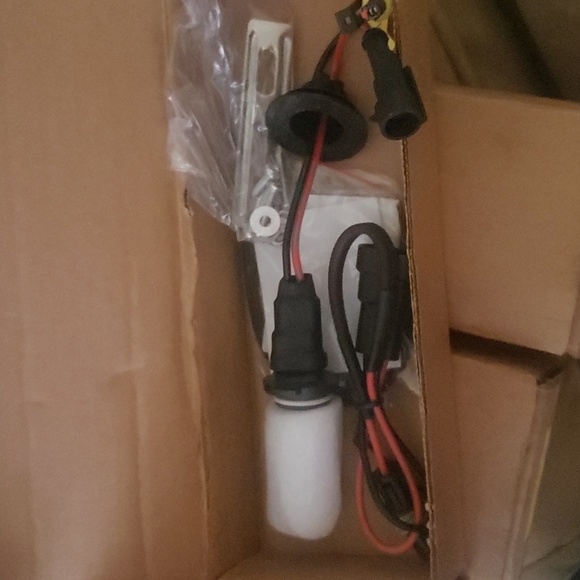 Xenon HID ice blue color low beam conversion kit plus 1 spare - Picture 5 of 7